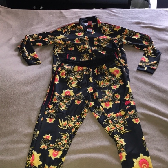 nike floral tracksuit